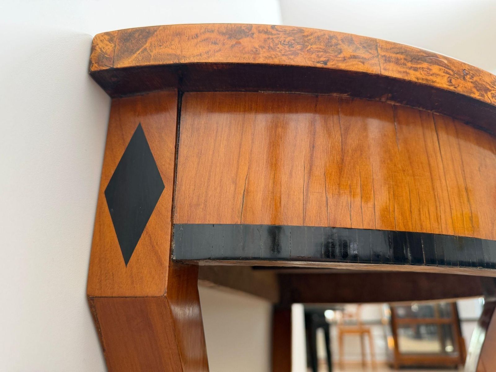 photo vintage Biedermeier Demi Lune Console, Cherrywood, Birch Burl, Franconia Circa 1830