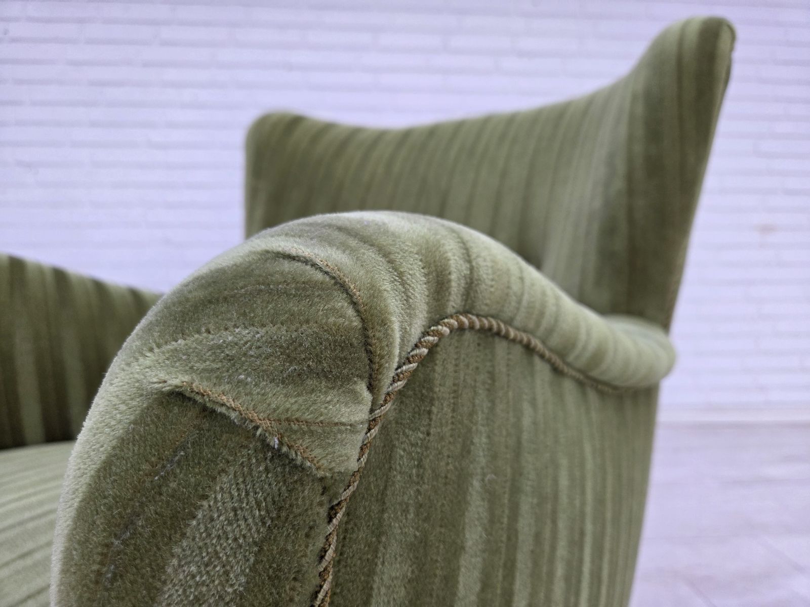1050.0 Ca. Jaren 1960, Deense Fauteuil, Groen Meubelvelours. photo