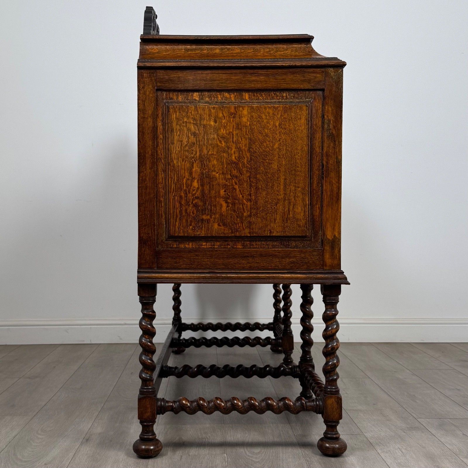Antique 20th Century Jacobean Style Sideboard In Golden Oak ( Af 5321 ) photo vintage
