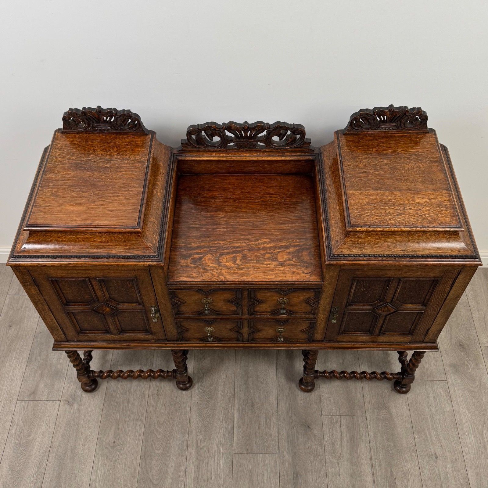 photo for sale Antique 20th Century Jacobean Style Sideboard In Golden Oak ( Af 5321 )