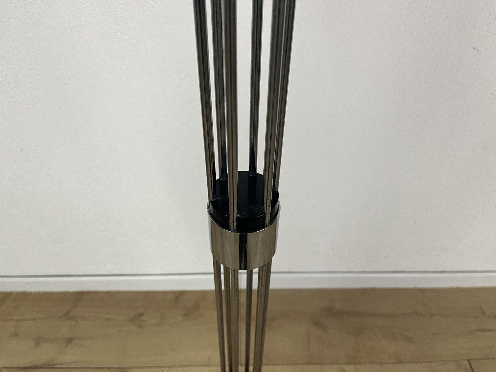 Isao Osoe Valenti 70’s Vintage Design Steel Sculpture Coat Hanger photo Art