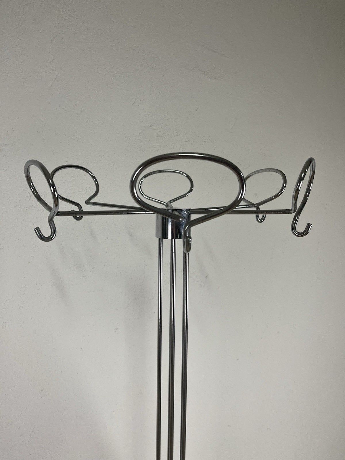 Isao Osoe Valenti 70’s Vintage Design Steel Sculpture Coat Hanger photo vintage