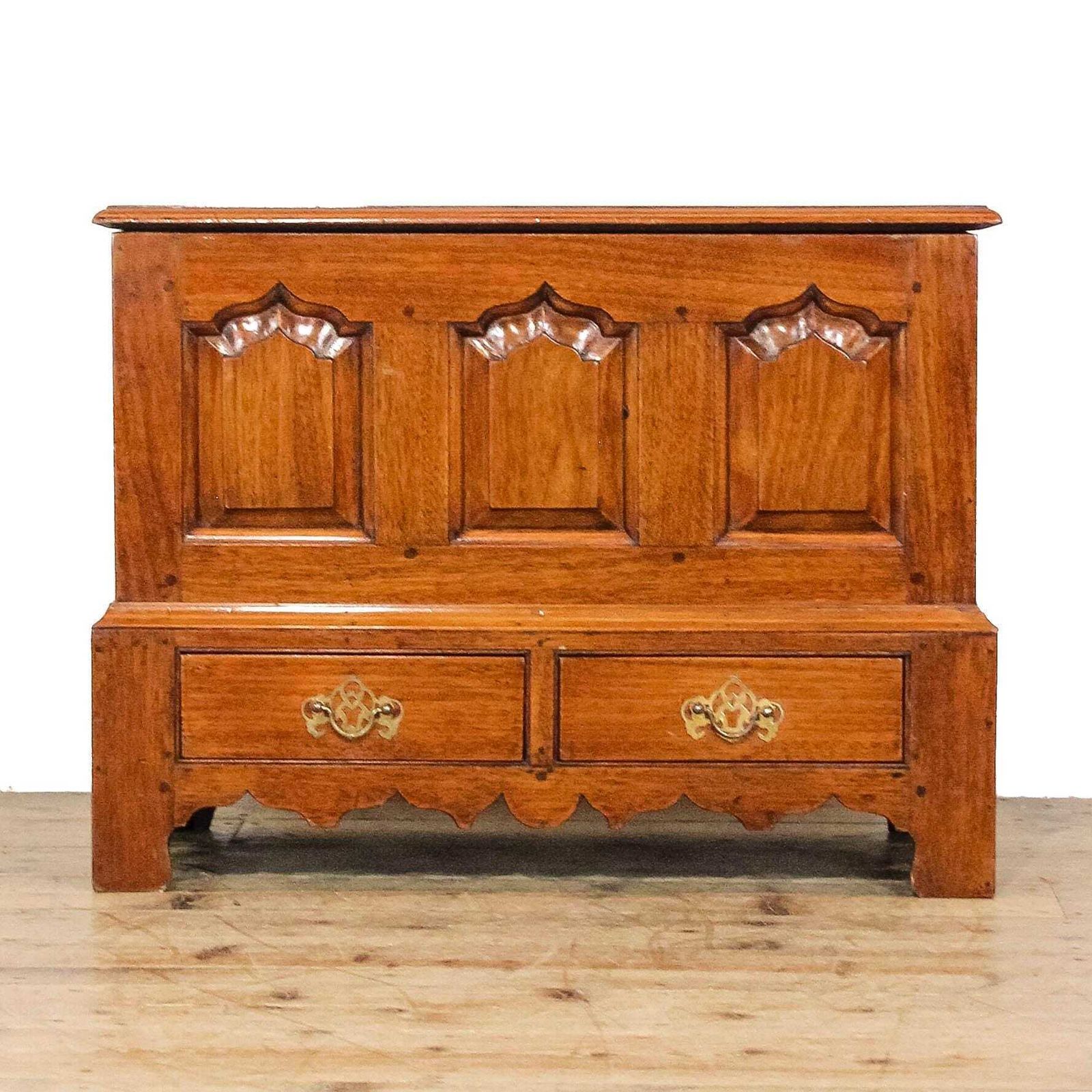 Traditional 18th Century Style Coffer Bach | Antique Furniture | Antique Storage | Antique Blanket Box | Welsh Antique (M 6751)