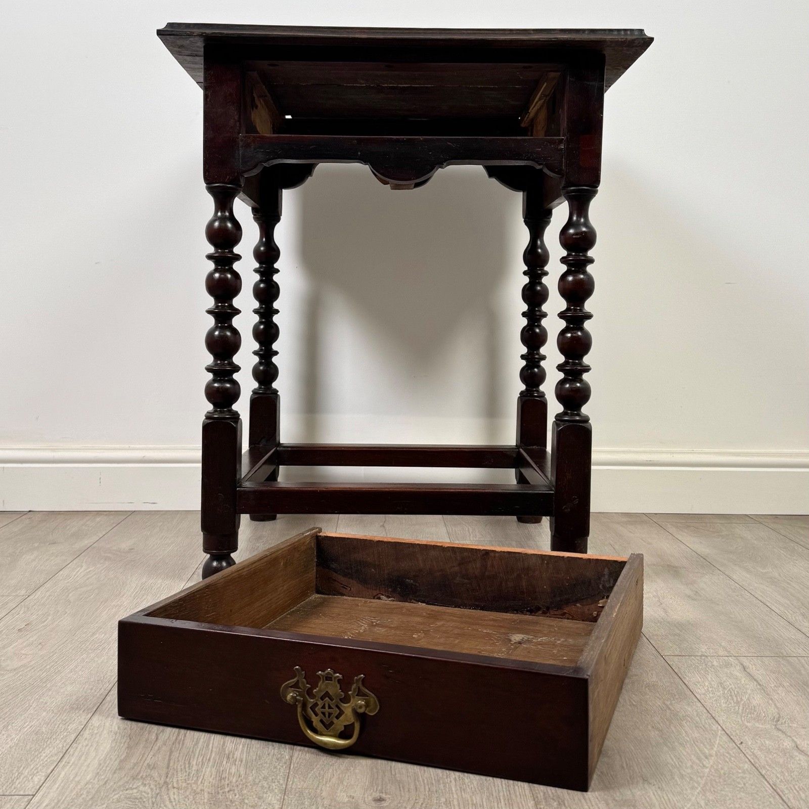 photo for sale Antique 19th Century Bobbin Turned Side Table In Oak ( Af 5369 )