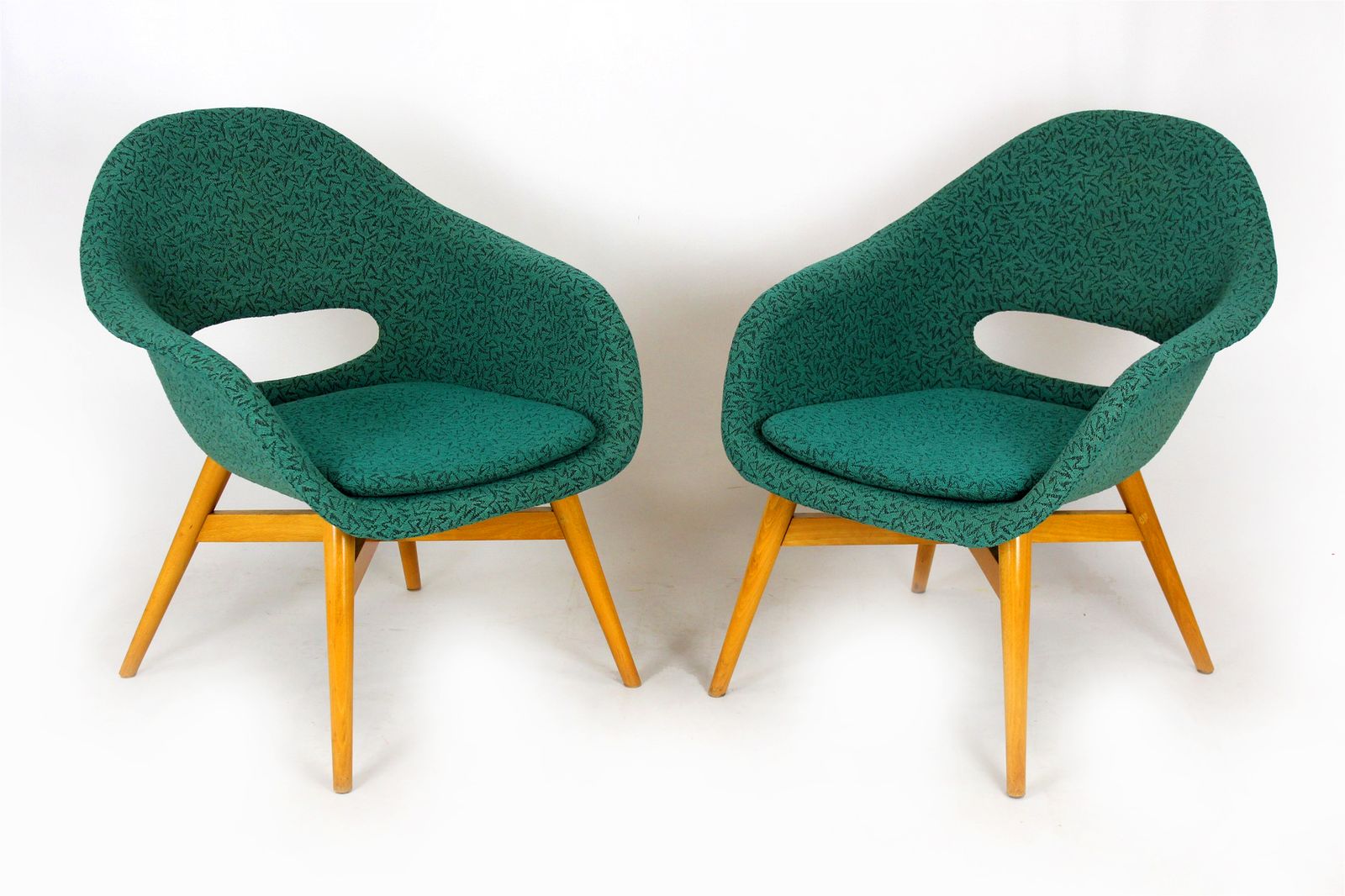 Pair Of 1960s Miroslav Navrátil Armchairs For Tatra Nábytok, Very Good Original Condition