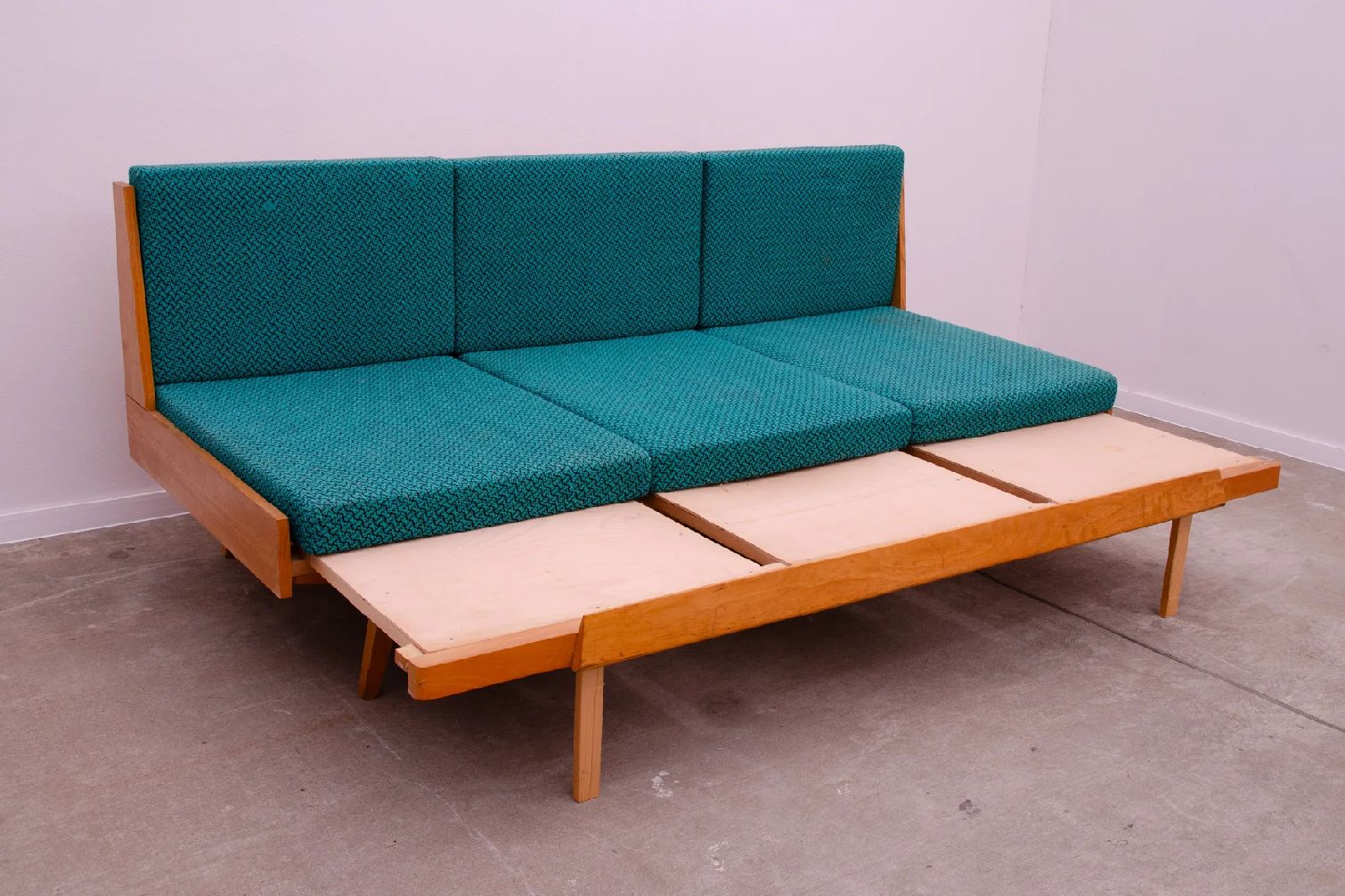 1030.0 My Store Mid Century Slaapbank Van Drevotvar, Jaren 1970, Tsjecho Slowakije €664,00 photo