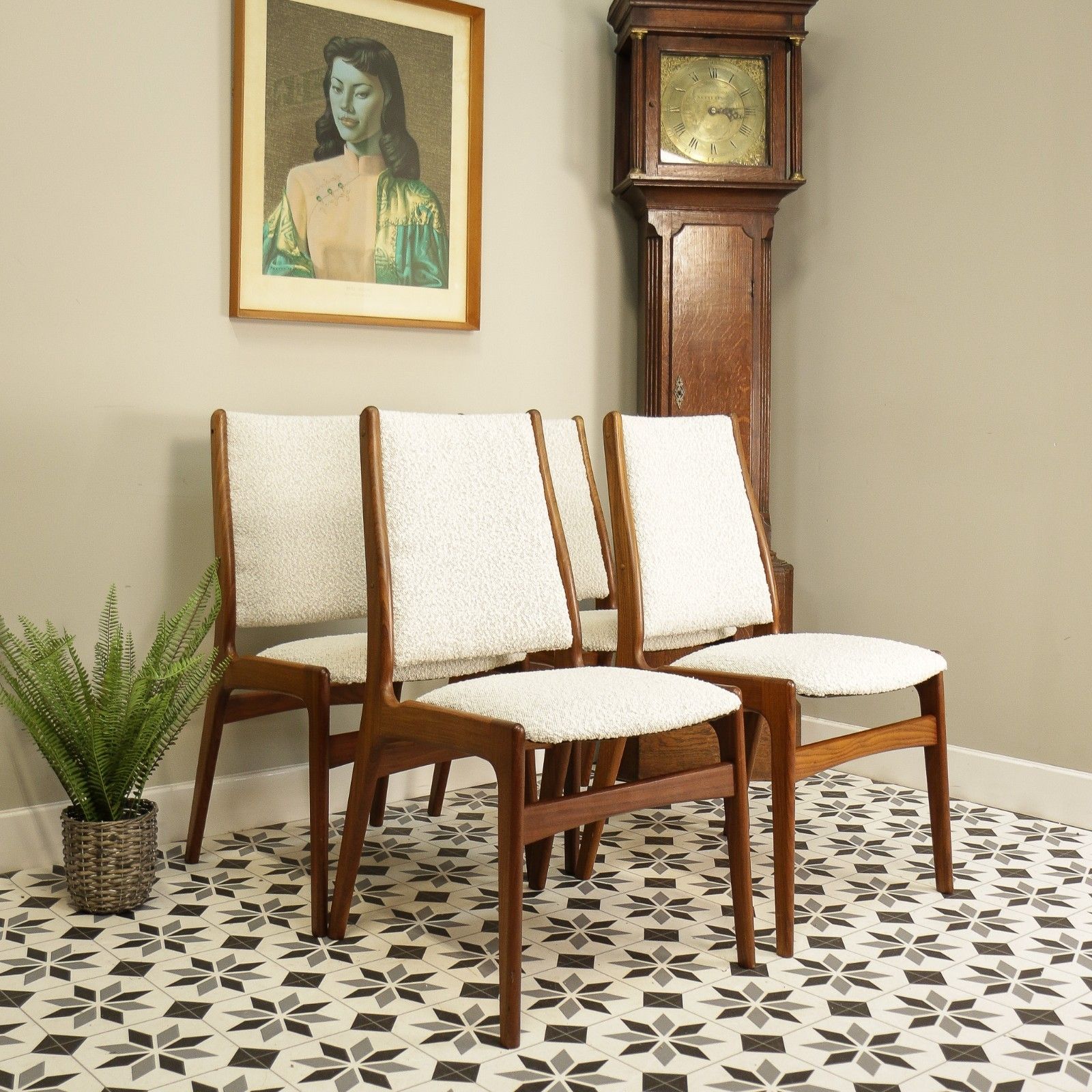 Teak Danish Style Dining Chairs In A Cotswold Cream Boucle Fabric Attr Erik Buch