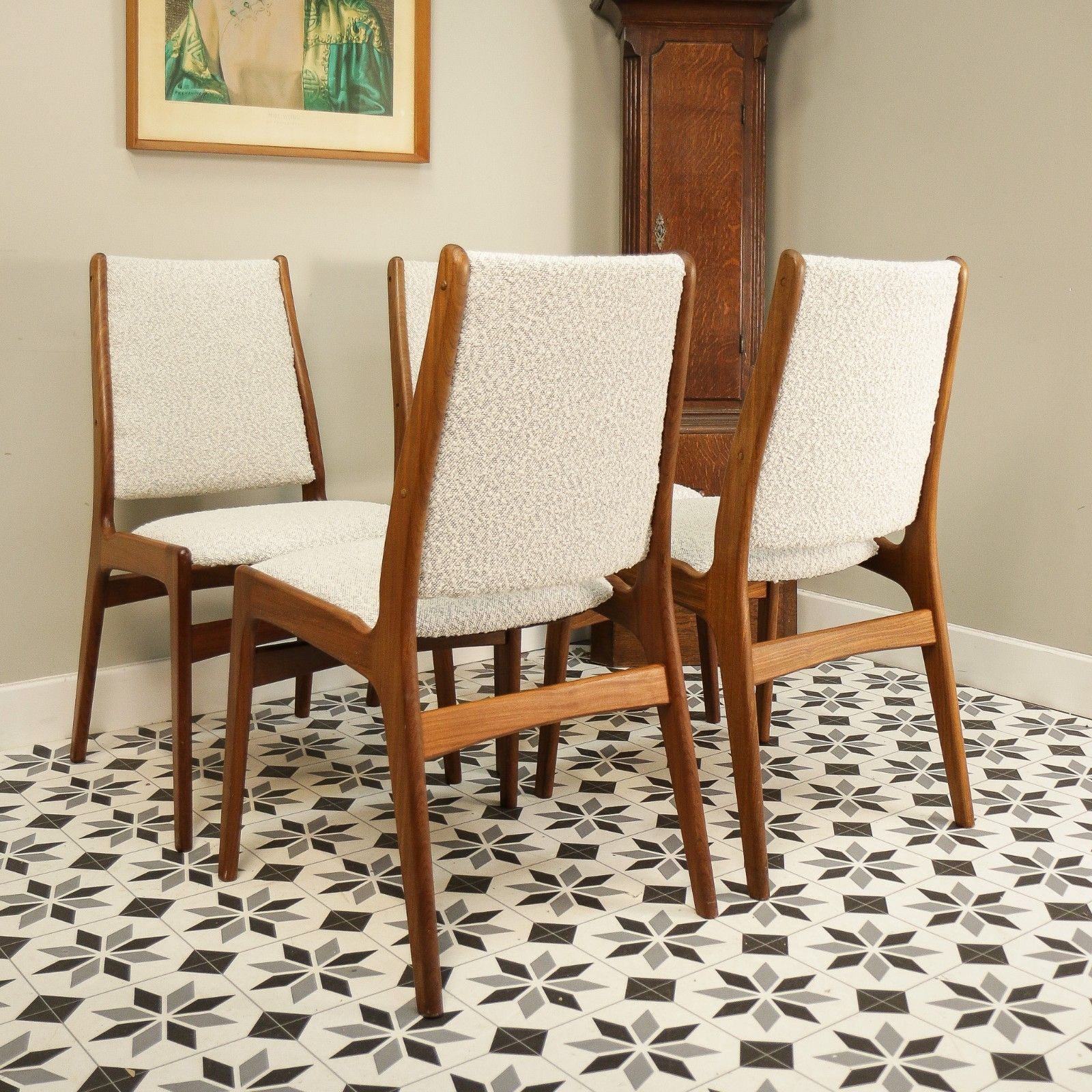 545.0 Teak Danish Style Dining Chairs In A Cotswold Cream Boucle Fabric Attr Erik Buch photo