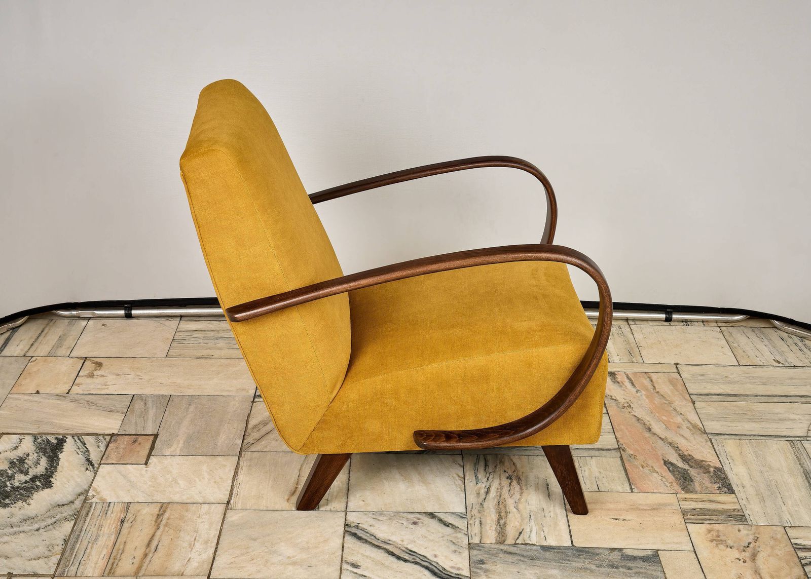 H 410 Armchair Designed By Jindrich Halabala, Czechoslovakia, photo vinterior
