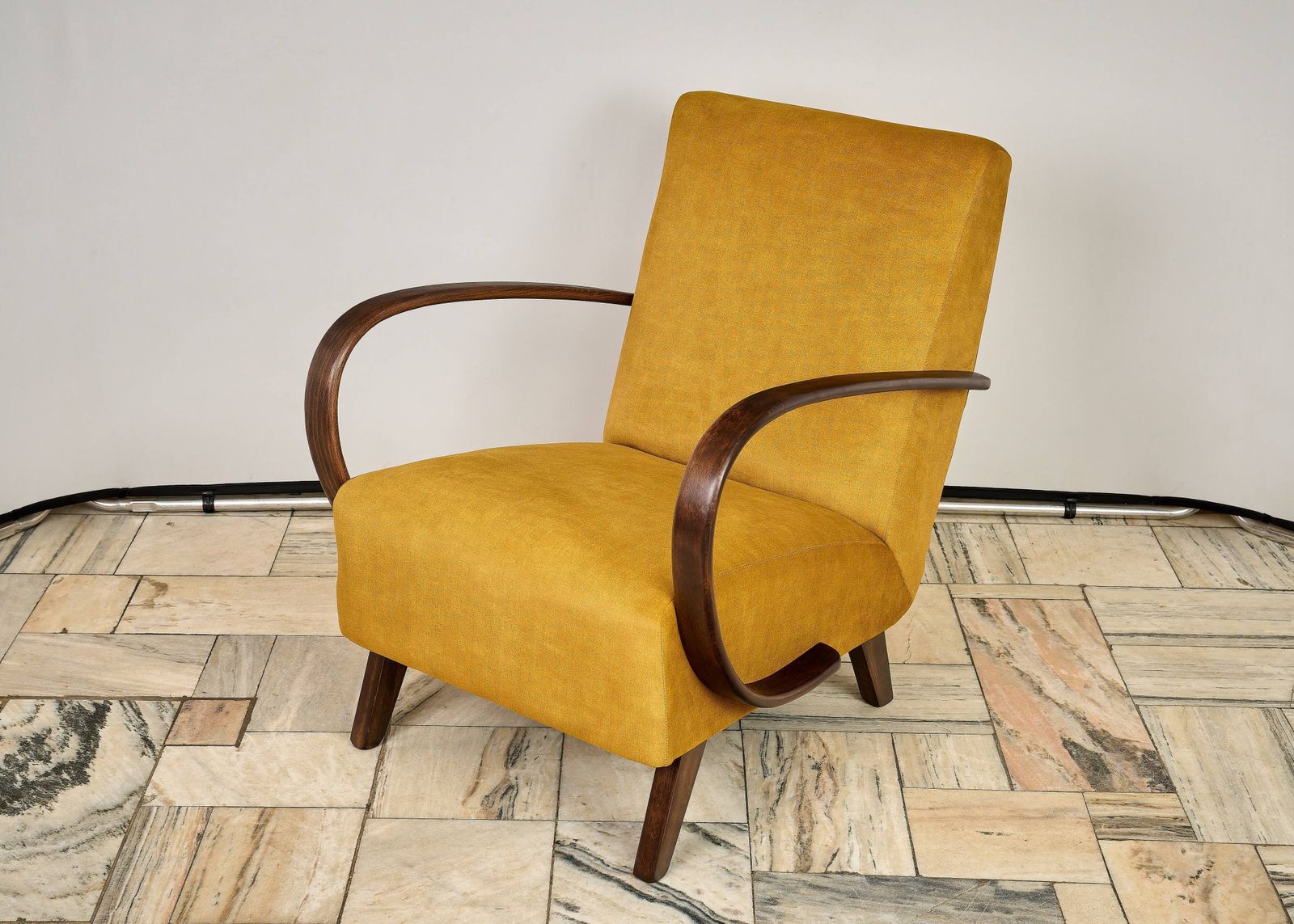 828.0 H 410 Armchair Designed By Jindrich Halabala, Czechoslovakia, photo