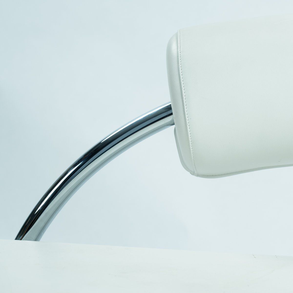 photo buy Postmodern Chaise Lounge In White Leather And Tubular Steel From Rob Eckhardt, 1980s