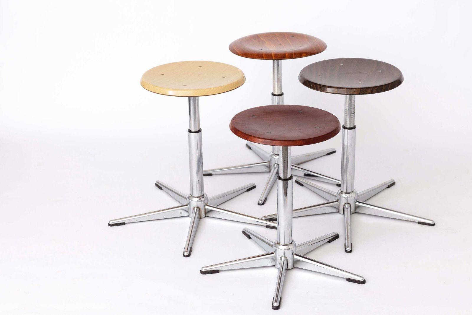 Set Of 4 Vintage Industrial Stools 1970s, Chrome Adjustable Stools With Pagwood Seats, Mid Century Stools