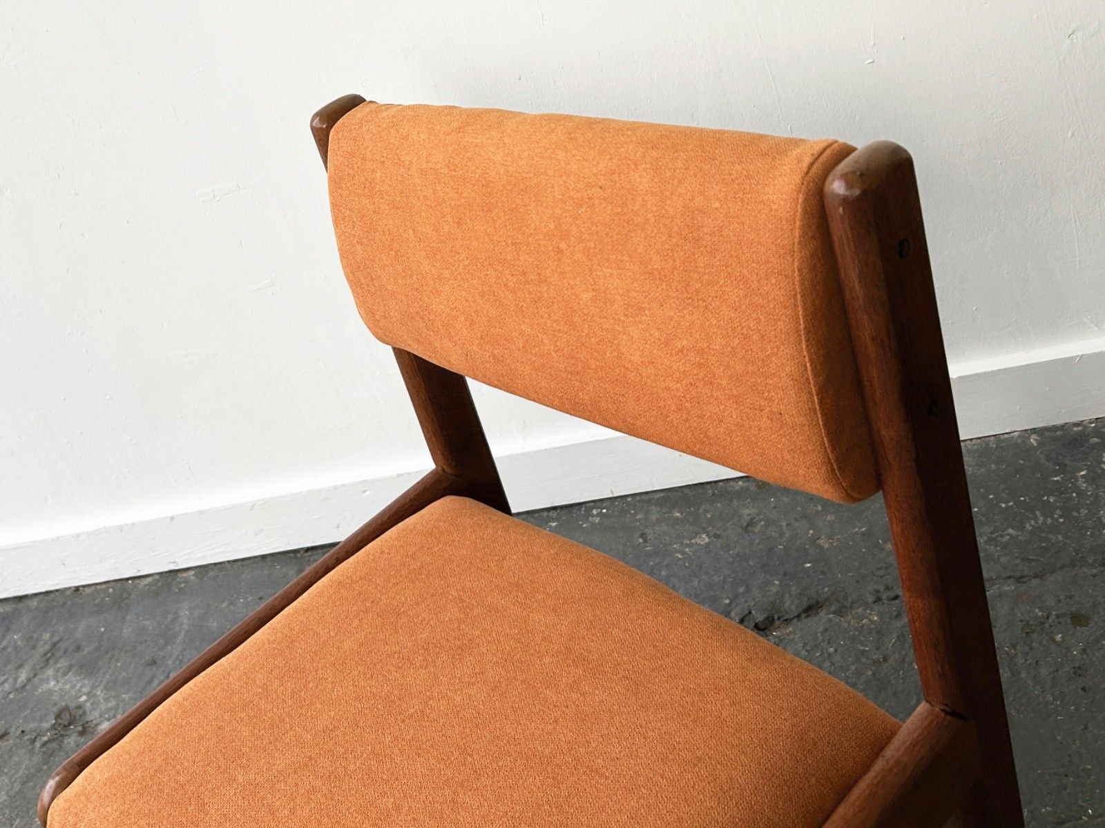 photo furniture 1960s Mid Century Modern Set Of 4 Reupholstered Dining Chairs By G Plan
