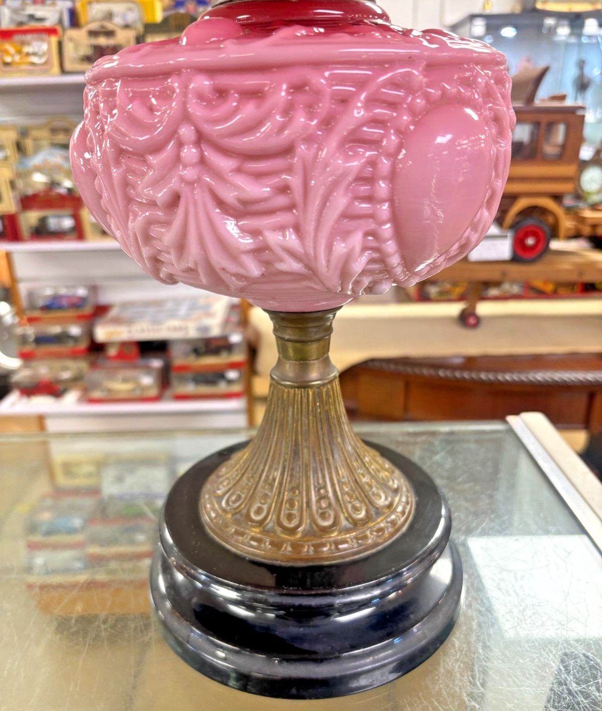 Antique Victorian Pressed Pink Glass Reservoir Oil Lamp With Flute & Shade photo Lighting