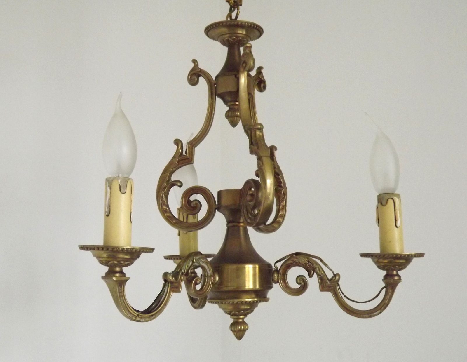 Lustre à cage triangulaire 3 feux de style Art Nouveau, en bronze, France photo 150.0