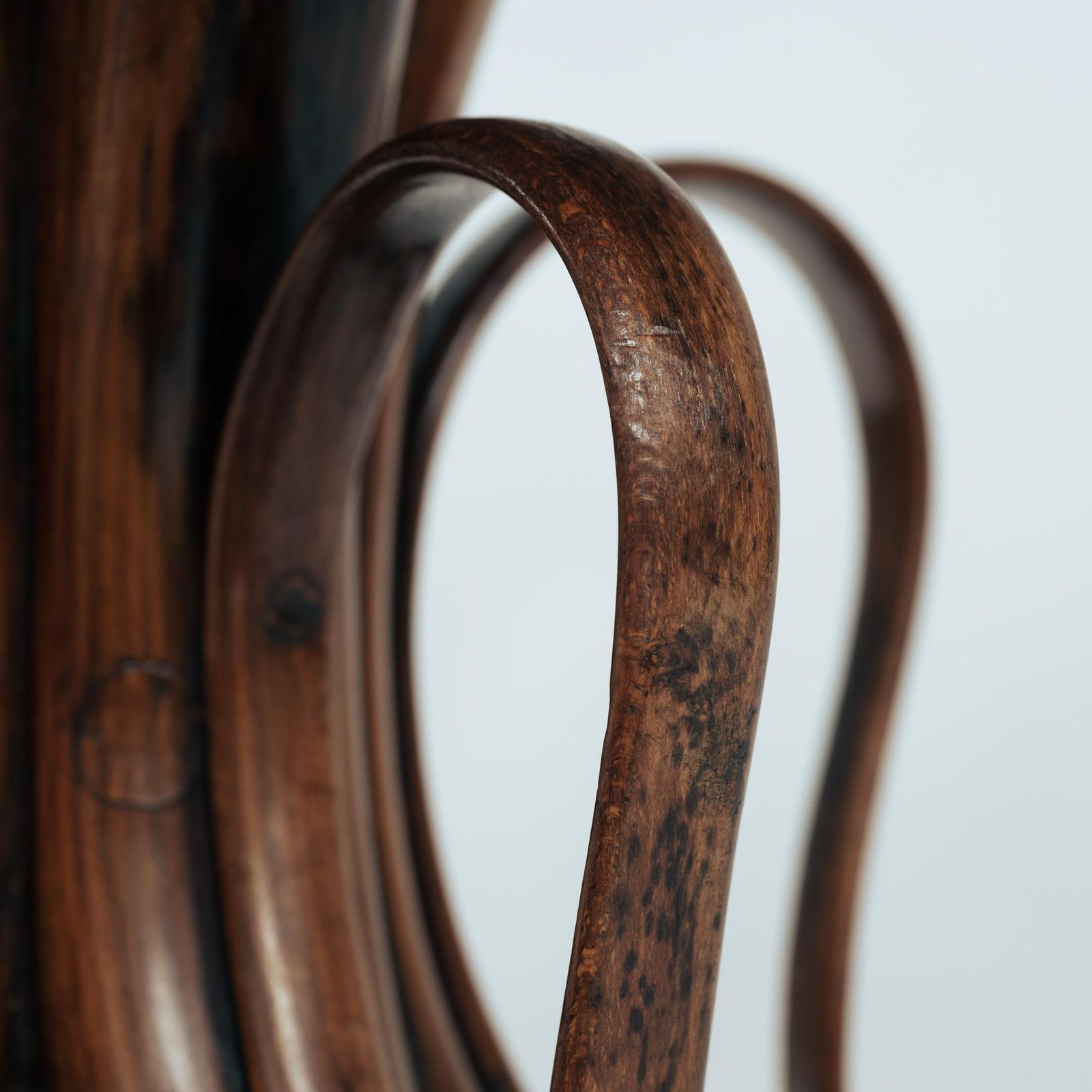 Thonet Occasional Center Table Model No. 3, Bentwood With Flamed Palisander, 1890 photo 3165.0