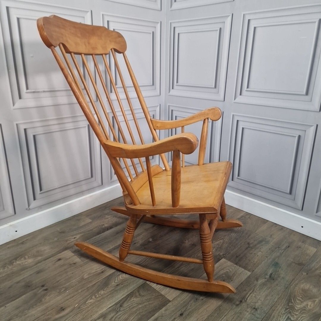 photo vinterior Pair Rocking Arm Chairs  2 Retro Vintage Wooden Turned Country Farmhouse