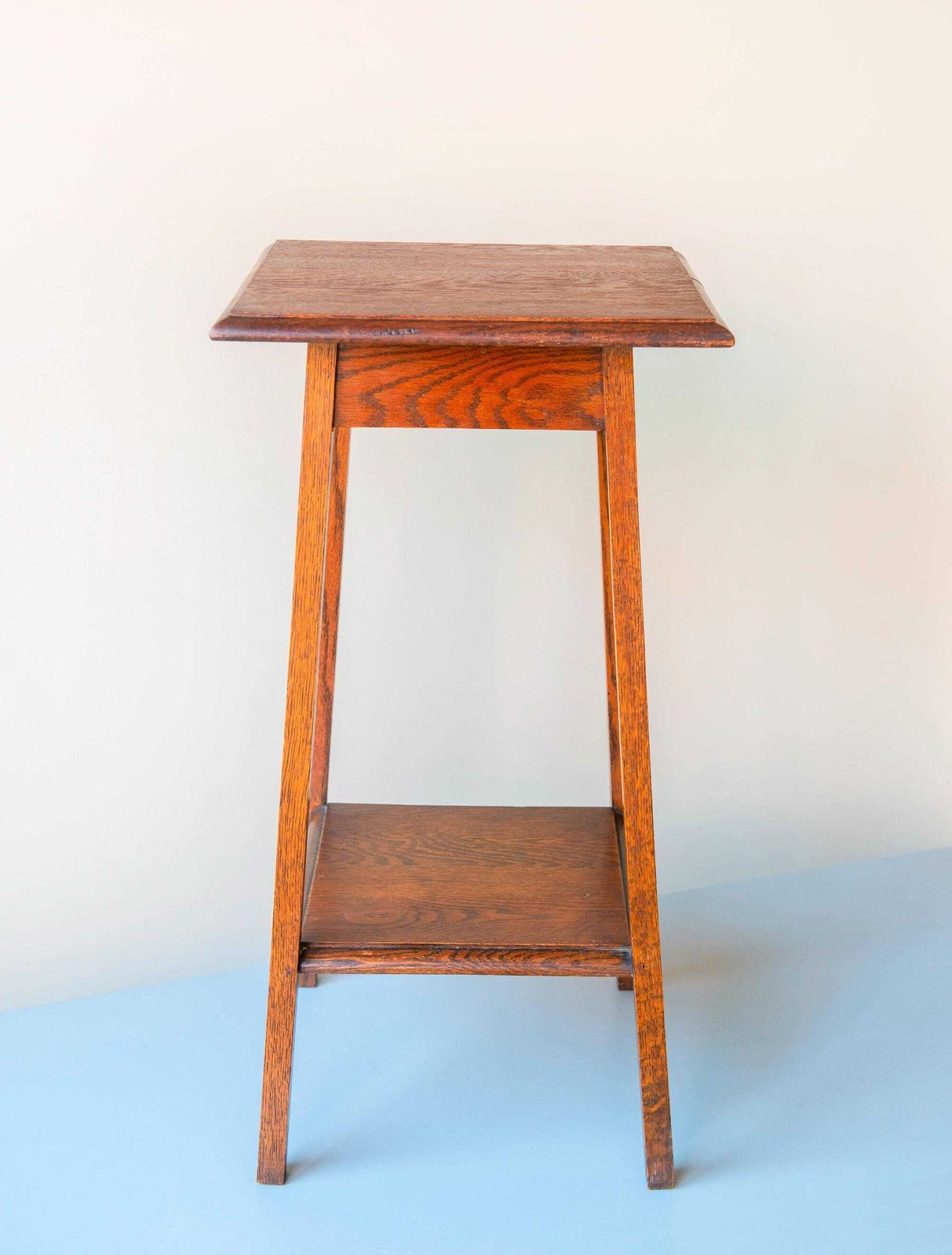Art Deco Bijzettafel   Massief Eiken Plantentafel Met Twee Niveaus   Hoge Vintage Nederlandse Accenttafel photo 415.0