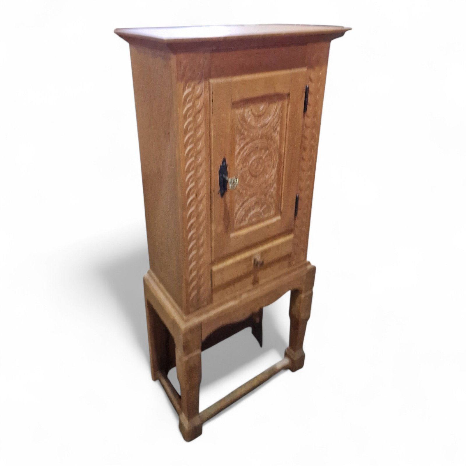 photo vintage Carved Oak Side Cupboard / Antique Style Cabinet On Stand With Drawer + Key