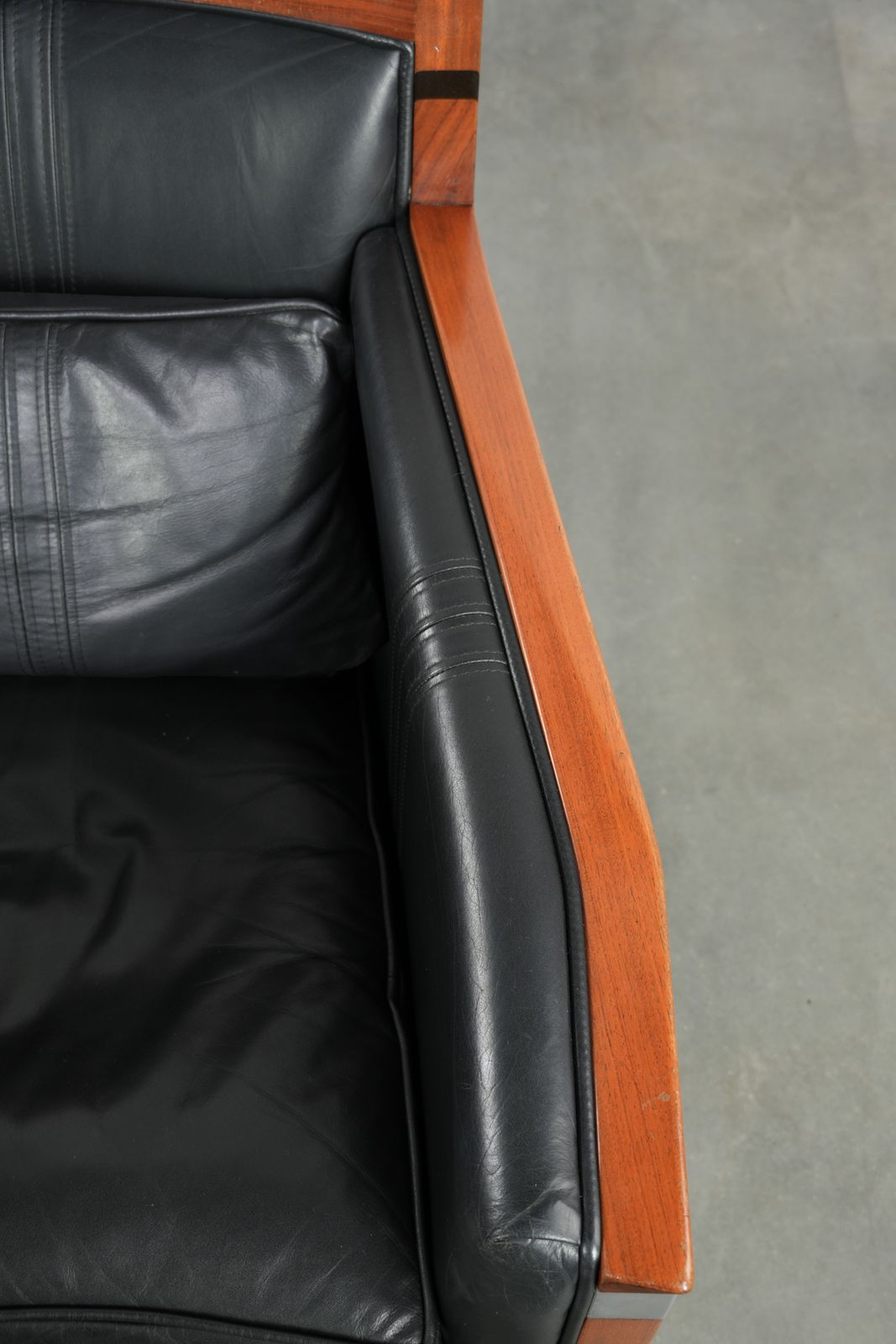 photo furniture Set Van 2 Art Deco Fauteuils Uit De Decoforma Serie Van Schuitema, Zwart Leer, Goede Staat