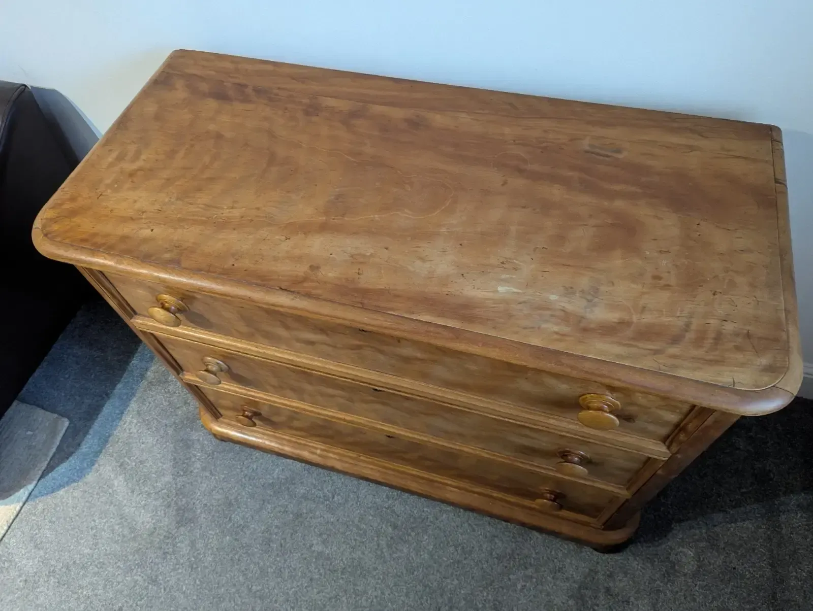 Victorian 19th Century Satin Birch Chest Of Drawers. photo vinterior