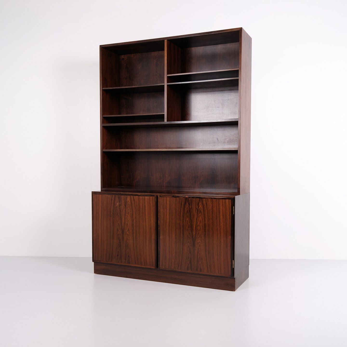 Gunni Omann Bookcase Model 5 In Rosewood For Poul Hundevad, Danish Design 1960s photo furniture