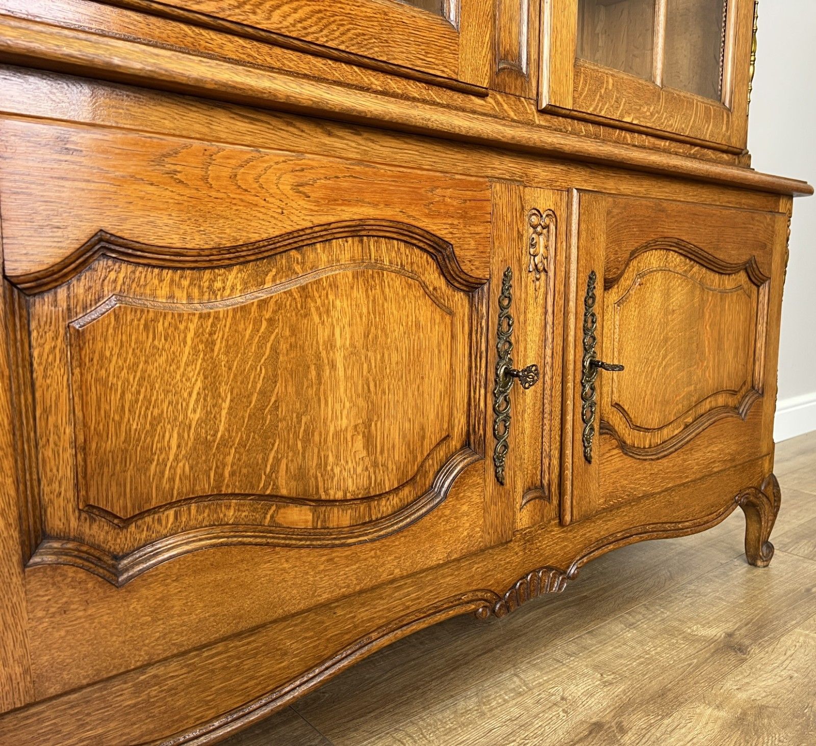 Furniture Bookcase Vintage French Louis XIV Style Oak Display Cabinet Sideboard Lot 4934 photo