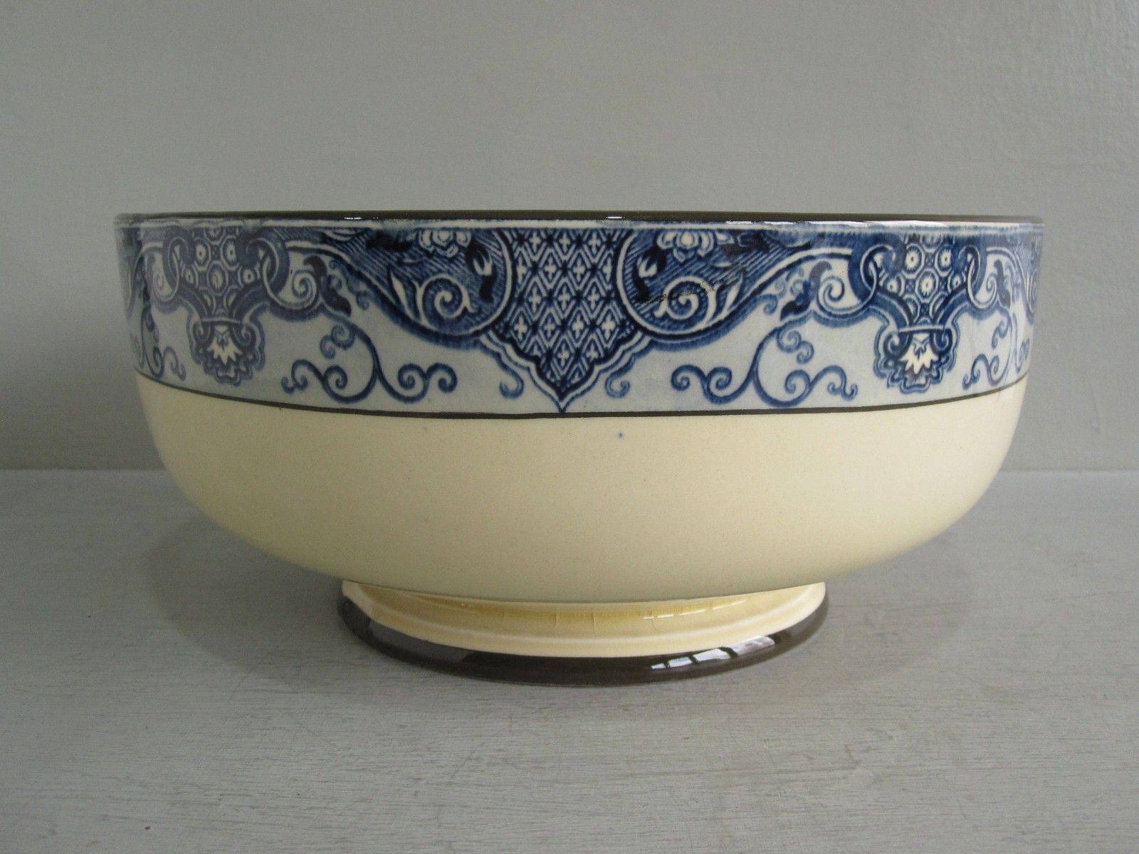 photo vinterior Large Royal Doulton Falconry Series Bowl