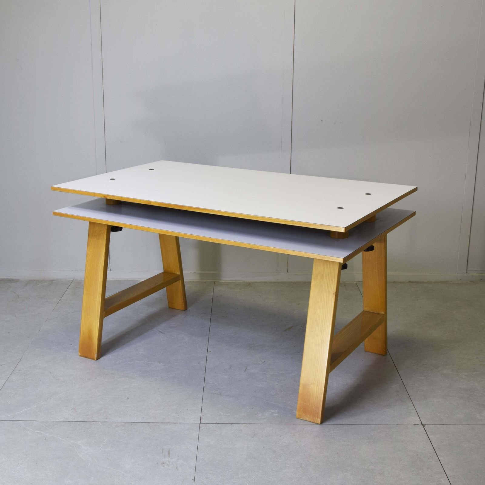 Minimalist Desk, Italian Made In The 1980s photo 2153.0