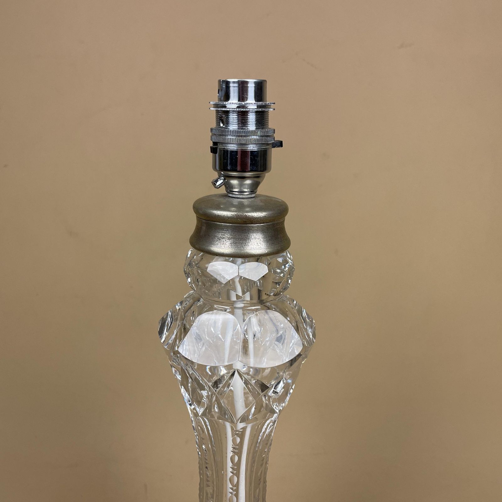 Clear Cut Glass Lamp Light Bedside Table Silver Metal Fitting Art Deco Round Base Vintage Elegant Regency Classic Antique Crystal photo for sale