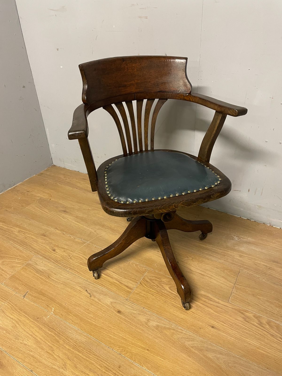 photo furniture Edwardian Oak Revolving Desk Chair