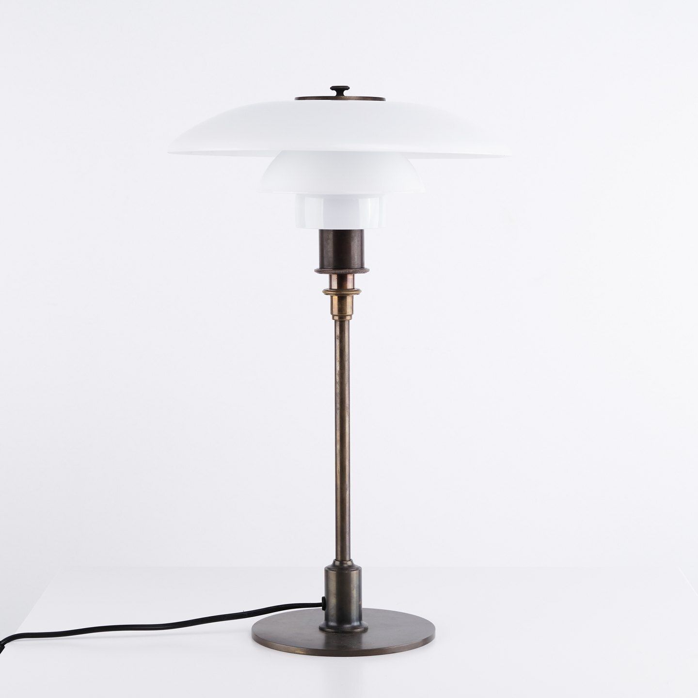 photo furniture Poul Henningsen Ph 3/2 Treph Table Lamp Anniversary Model 1994 For Louis Poulsen