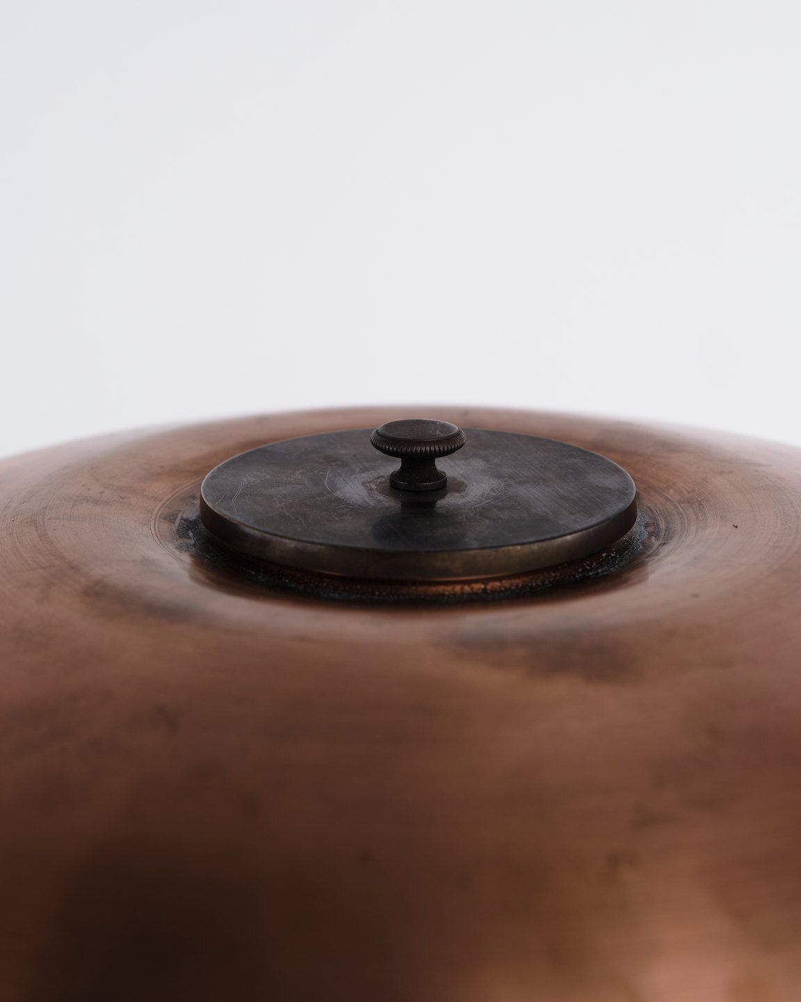 Poul Henningsen Table Lamp Model Ph 3/2 With Copper Shades And Base In Burnished Brass, Louis Poulsen photo for sale