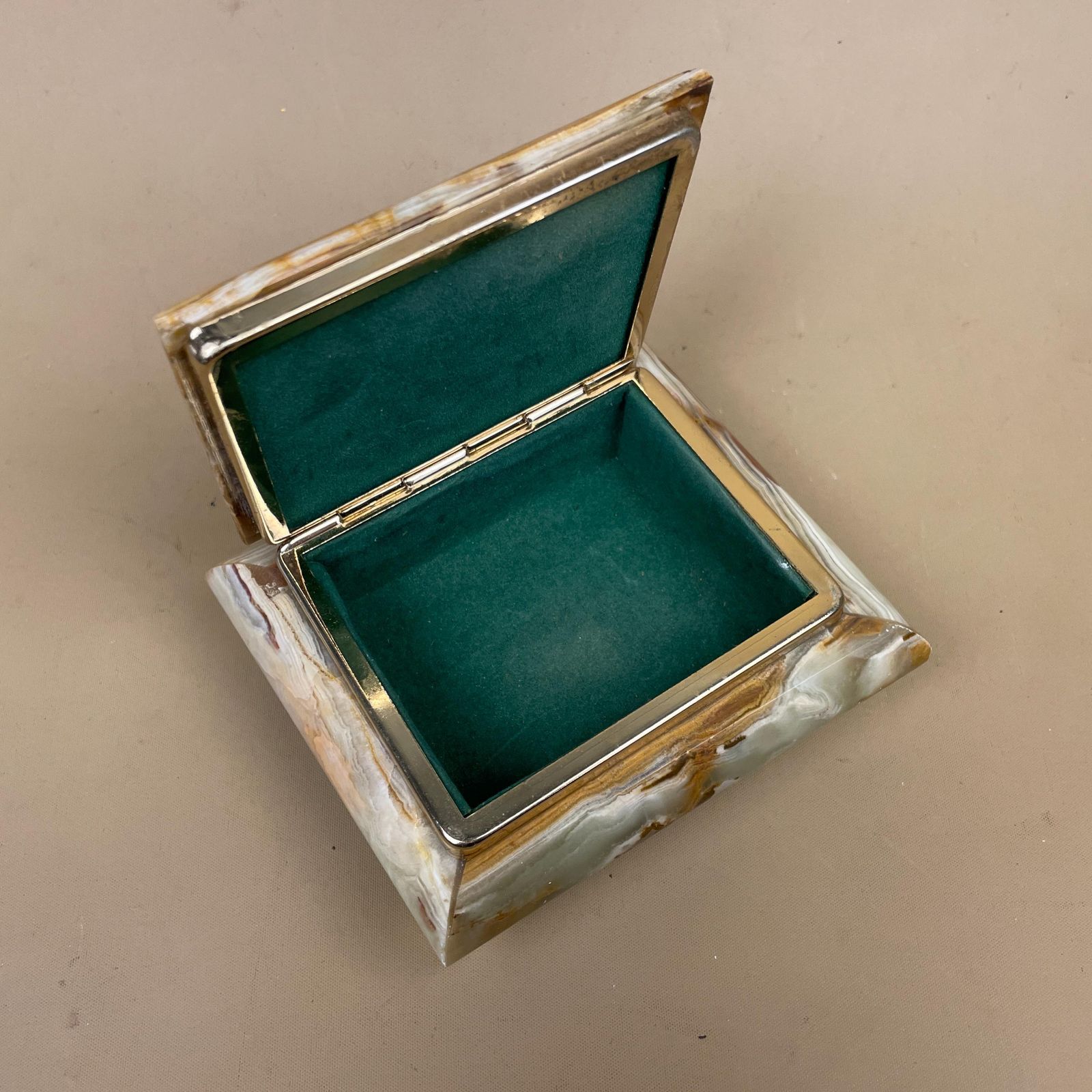 Green Onyx Jewellery Box Trinket Keepsake Stone Marble Hinged Lid Velvet Lined Small Dressing Table Decor Brass Feet Ring Holder photo buy
