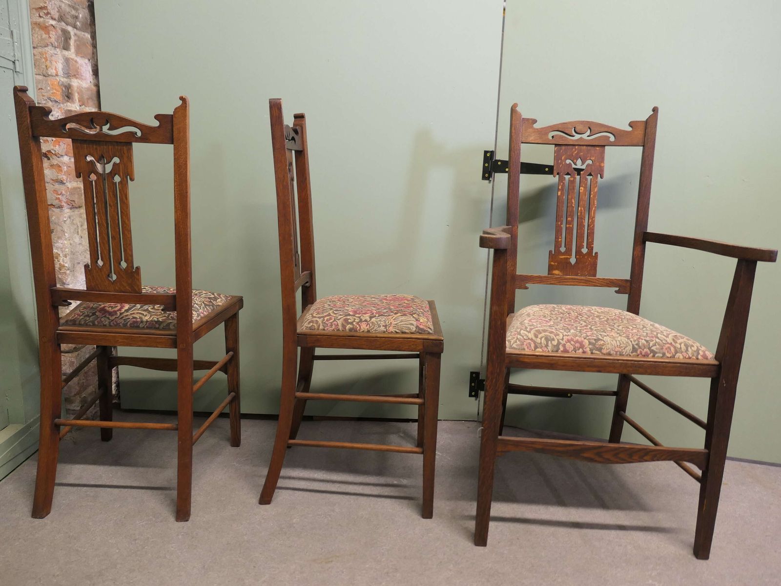Set Of 6 Arts And Crafts Golden Oak Dining Chairs photo vinterior