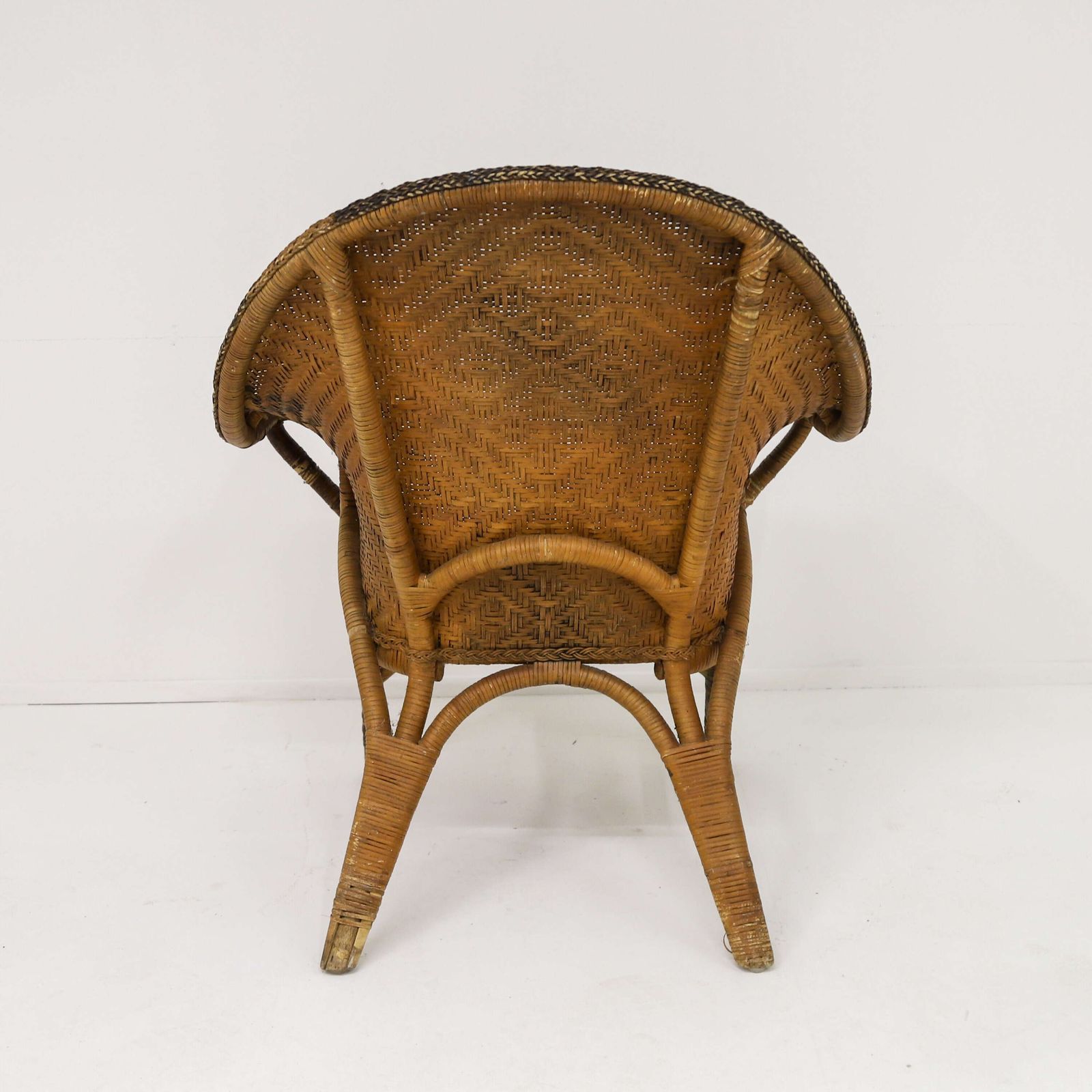 Decorative Early 20th Century Arts & Crafts Wicker Rattan Armchair By Dryad & Co photo vintage