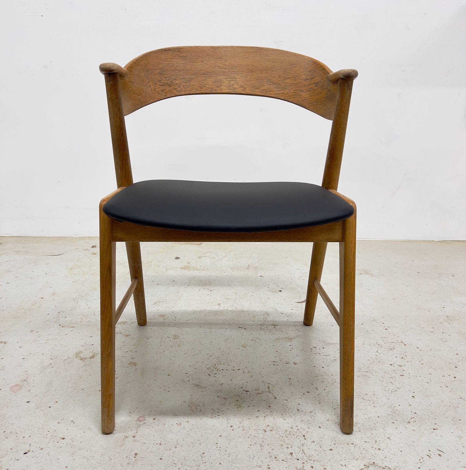 Kai Kristiansen Model 32 Oak Dining Chair, Korup Møbelfabrik. photo vinterior