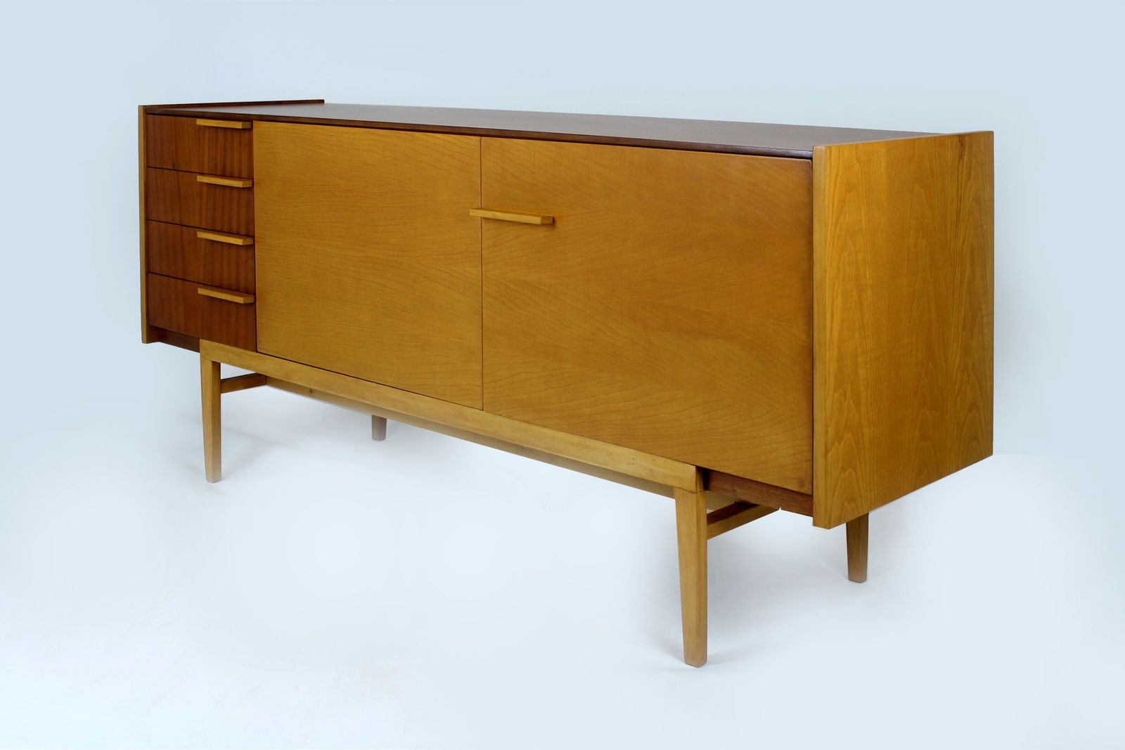photo vinterior Restored Mid Century Sideboard, Mahogany & Ash, Up Zavody, 1960s