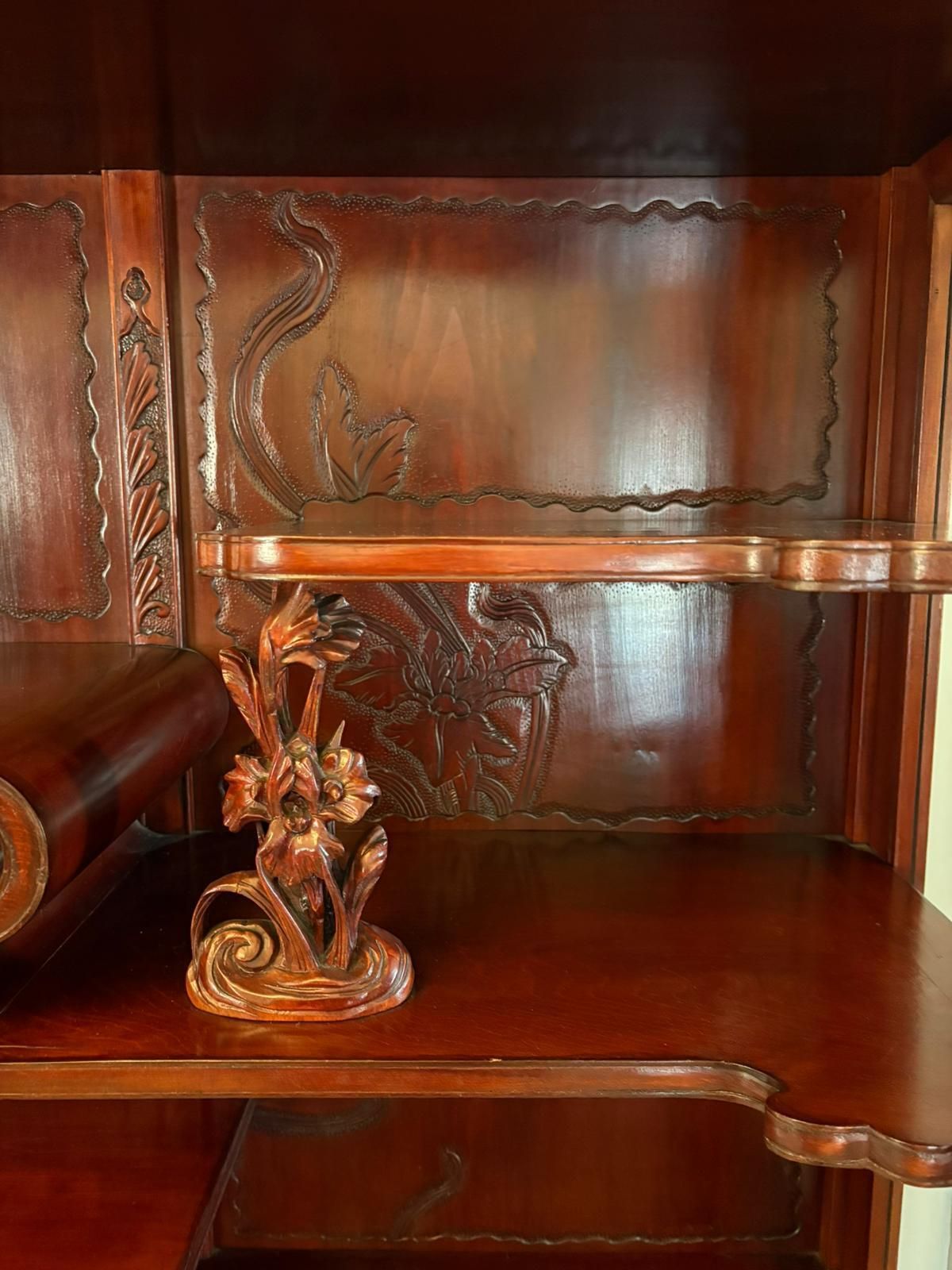 photo vinterior Fabulous Antique Japanese Red Lacquer Hardwood Display Cabinet