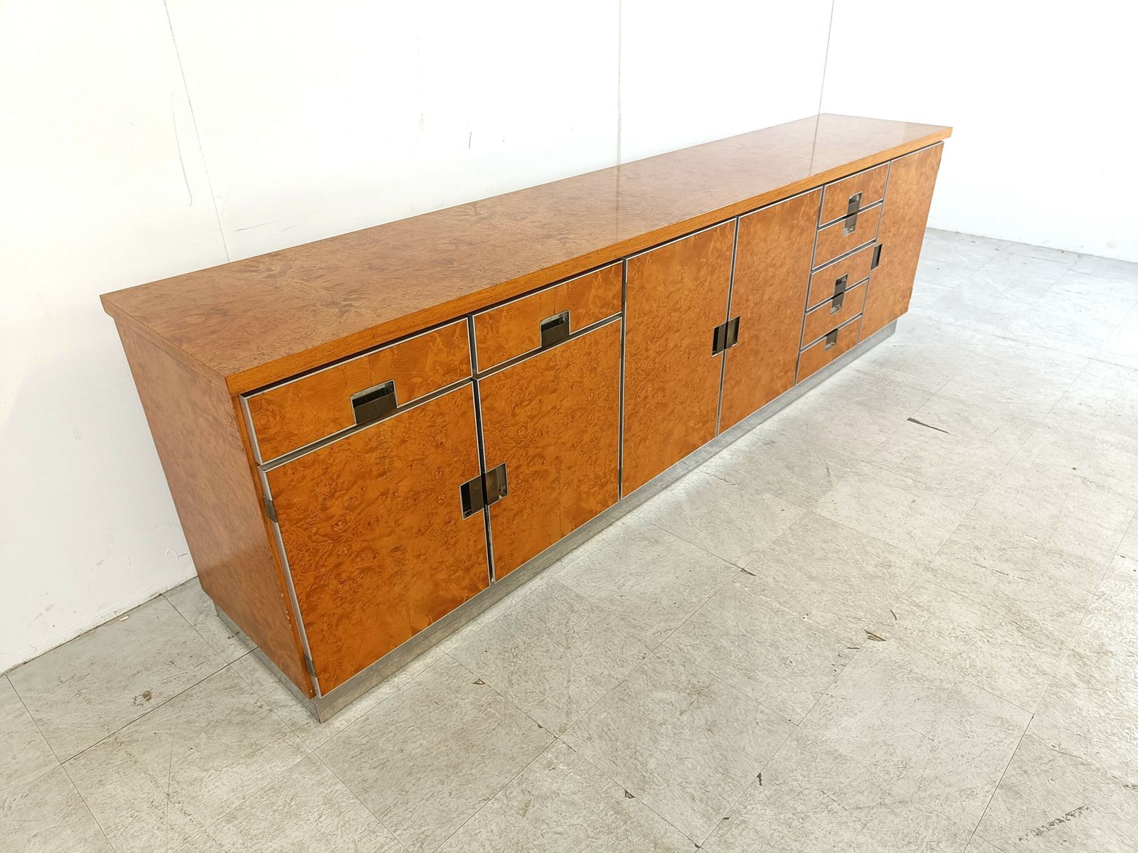 Vintage Italian Burl Wood Credenza, 1970s photo vinterior