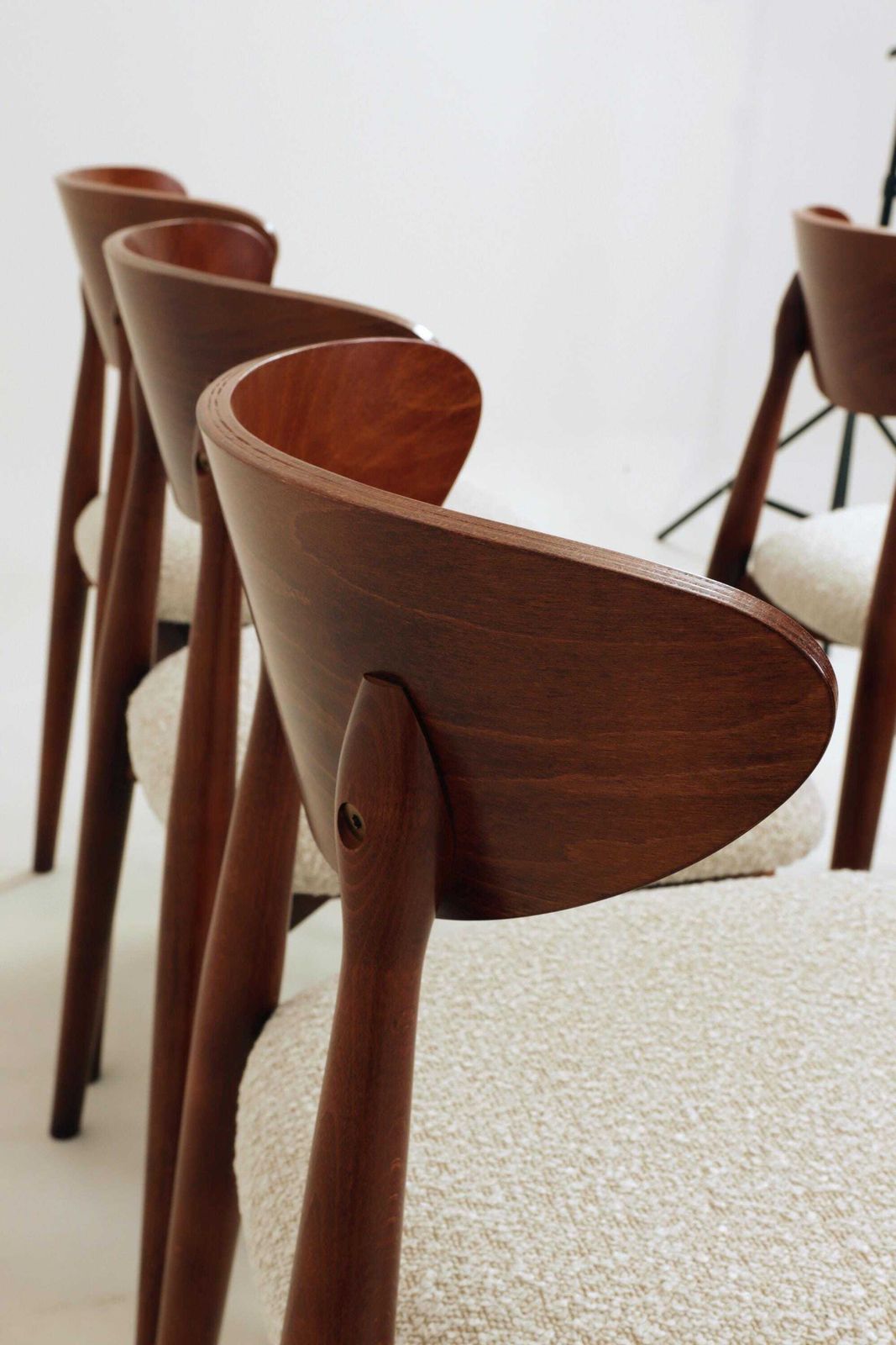 photo furniture Set Of 6 Dining Chairs, Teak Color Wood, Bouclè Upholstery, Modern Design