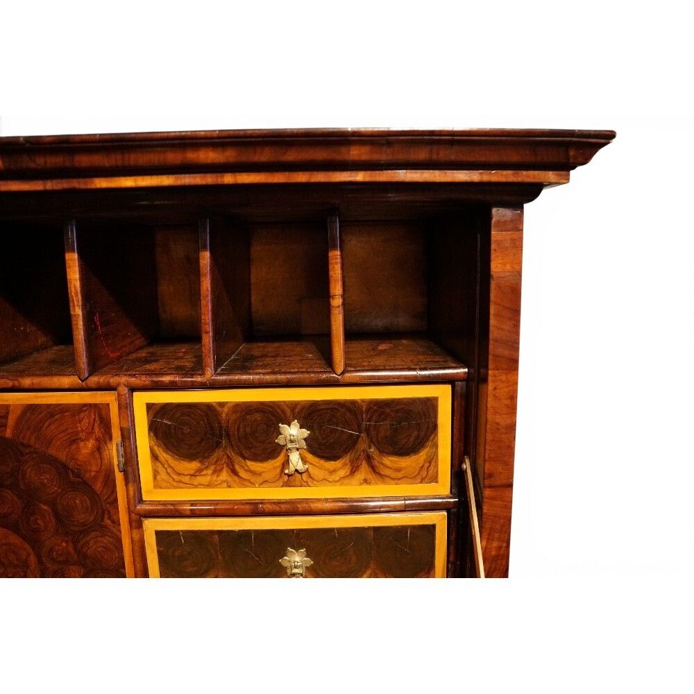 William & Mary Oyster Walnut Escritoire Circa 1680 photo vinterior