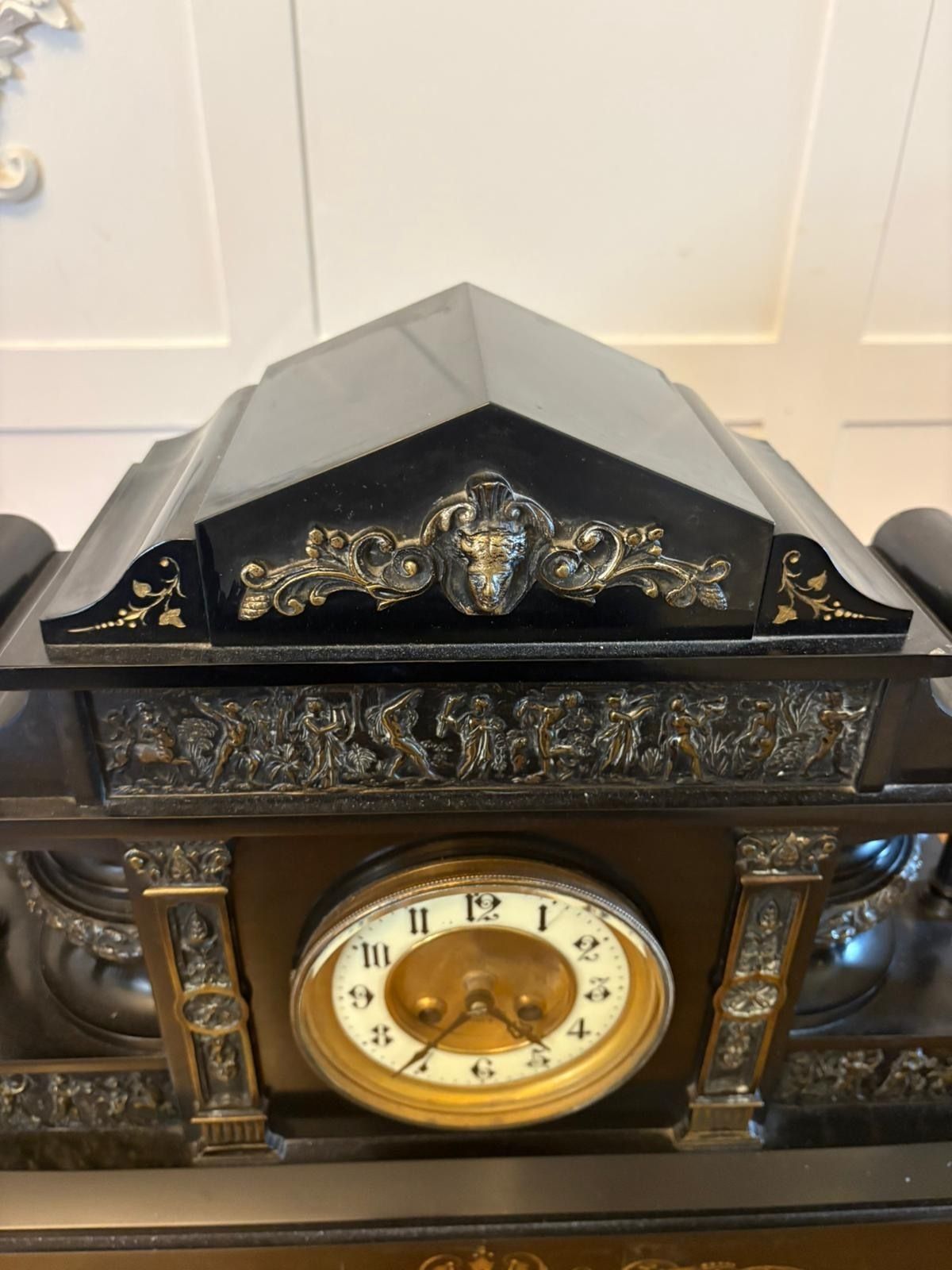 photo furniture Antique Exceptional Large 19th Century Marble Mantel Clock By Philippes Paris – 8 Day Movement