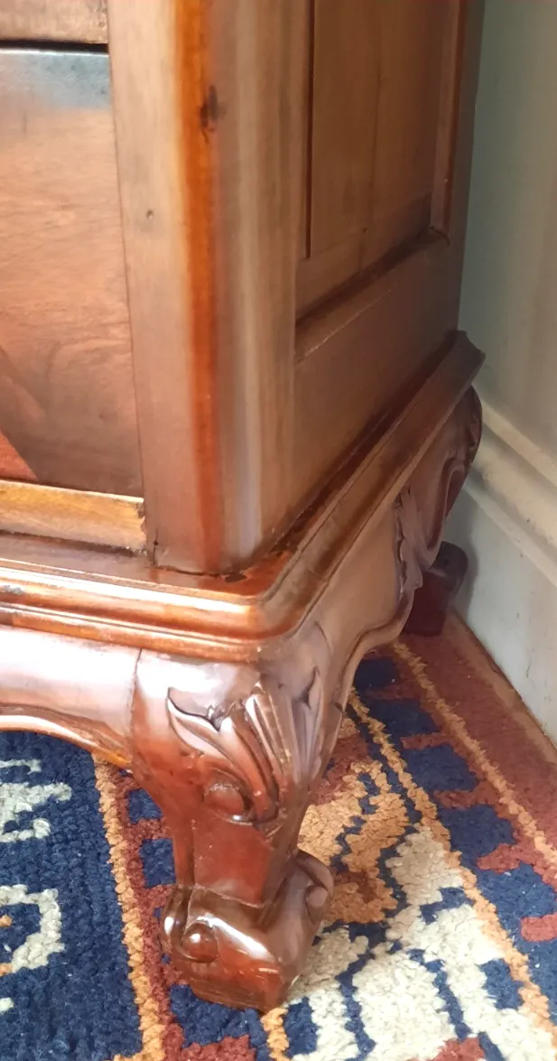 photo furniture A Vintage  Regency Style Mahogany Four Drawer Slim Chest Of Drawers Or Bedside