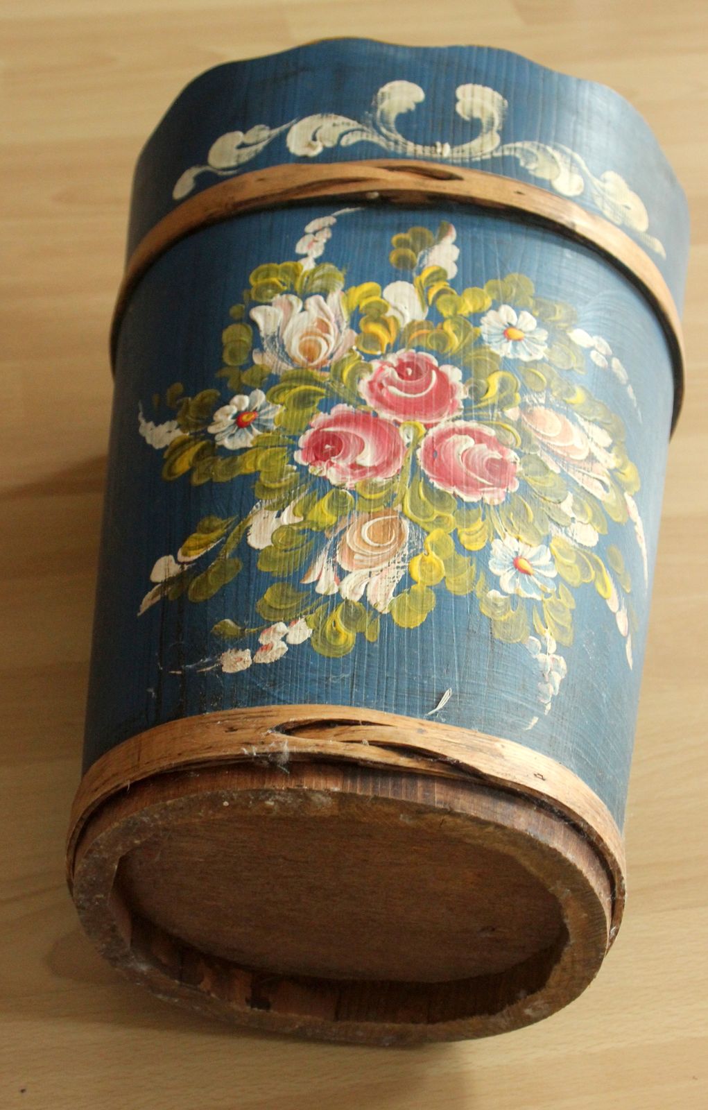 Handmade Handpainted Wooden Umbrella Stand   Bavarian Farmhouse Style   Vintage photo vinterior