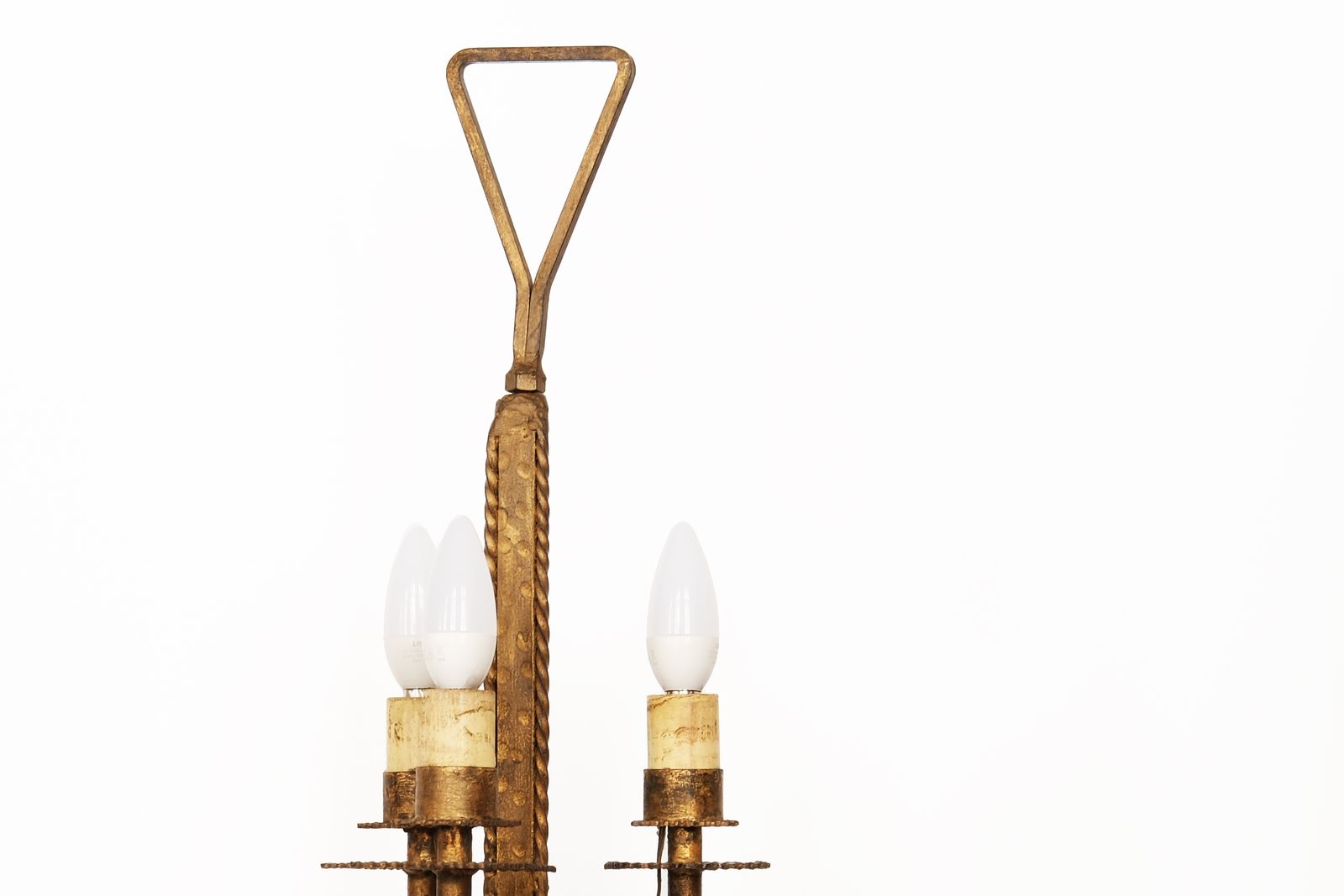 Lighting Mid 20th Century Pair Of Tripod Table Lamps In Golden Wrought Iron, Signed By Ferro Art photo