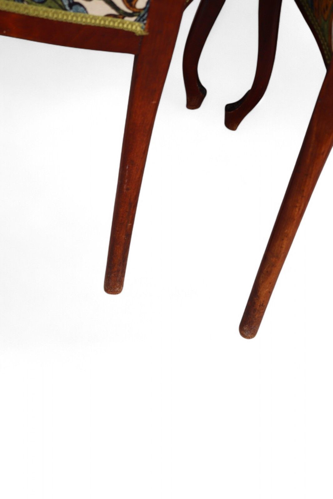 photo furniture Set Of 6 Antique Victorian Mahogany Balloon Back Dining Chairs Cabriole Legs