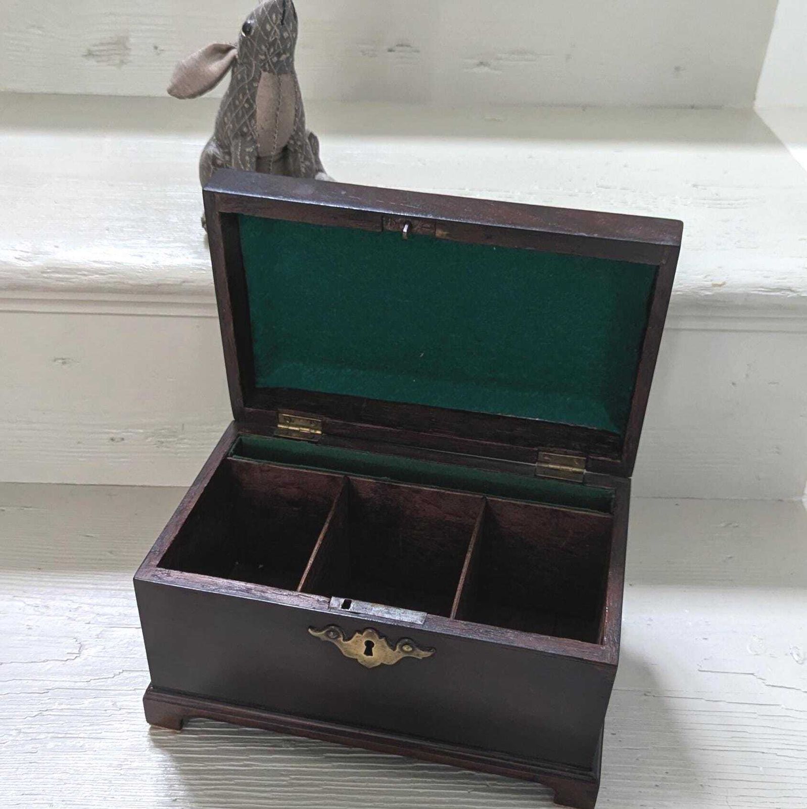 An Antique Early Georgian Mahogany Tea Caddy Or Tea Box C1800s photo furniture