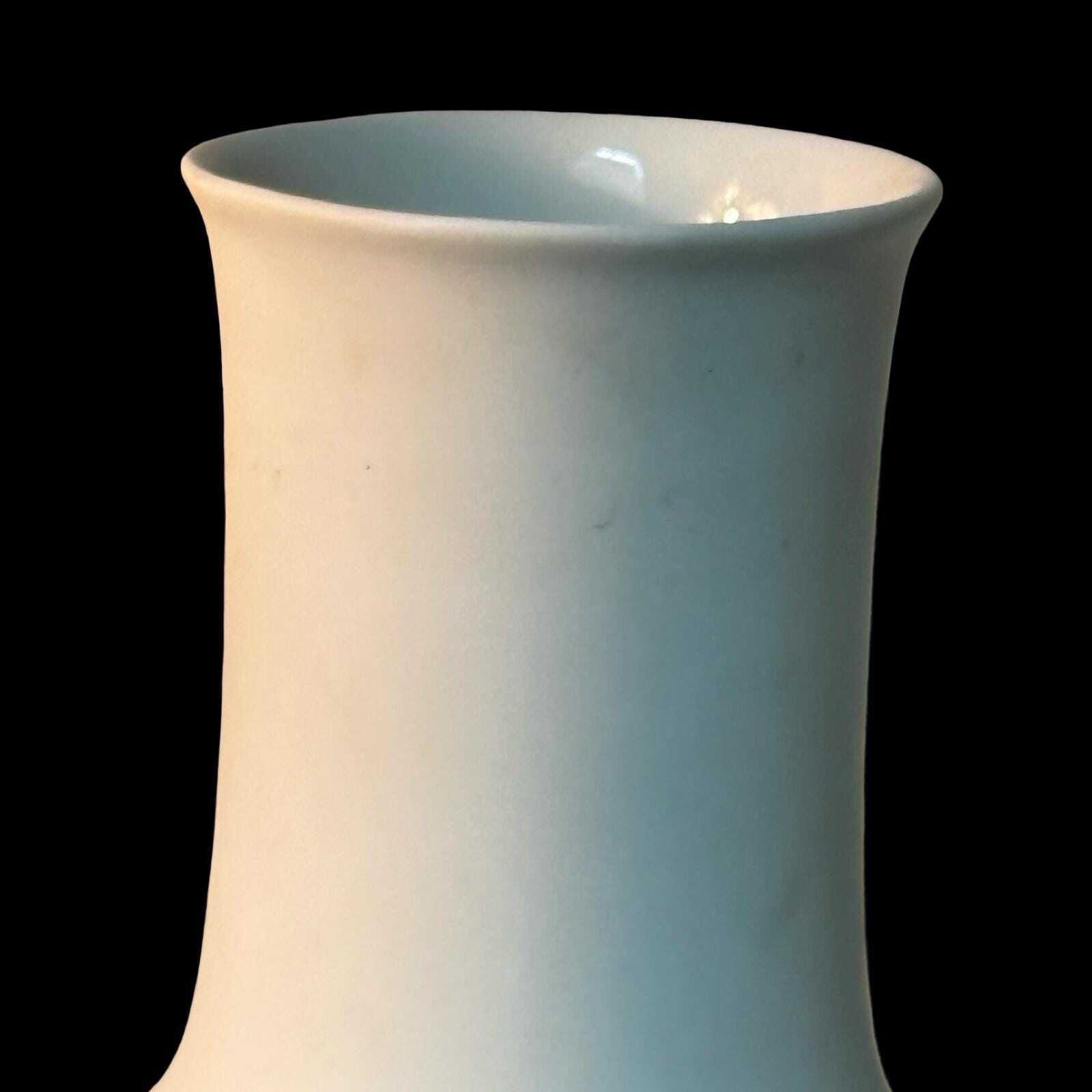Hutschenreuther Hohenberg   West Germany   Vase (L)  White Ceramic   (33cm)   Model 'Zig Zag'   Ca. 1960's   Cm Exclusiv photo Home Decor