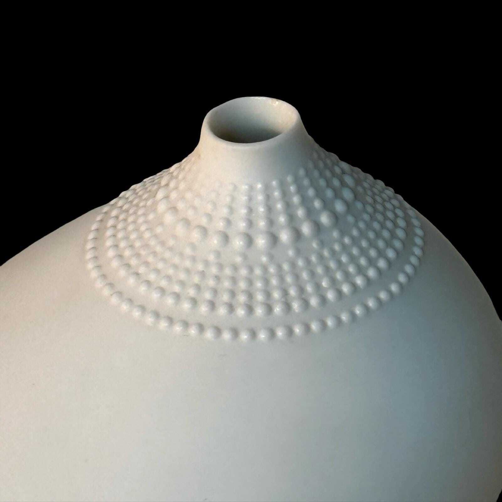 Tapio Wirkkala   Rosenthal Studio Linie   Vase   Model 'Pollo'   White Ceramic (12cm) photo for sale